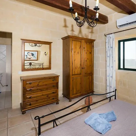Sunset - Farmhouse With Large Private Pool In Island Of Gozo Сasa de vacaciones