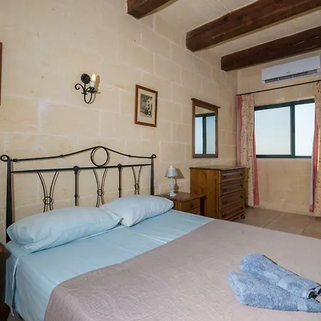 Sunset - Farmhouse With Large Private Pool In Island Of Gozo Hébergement de vacances *